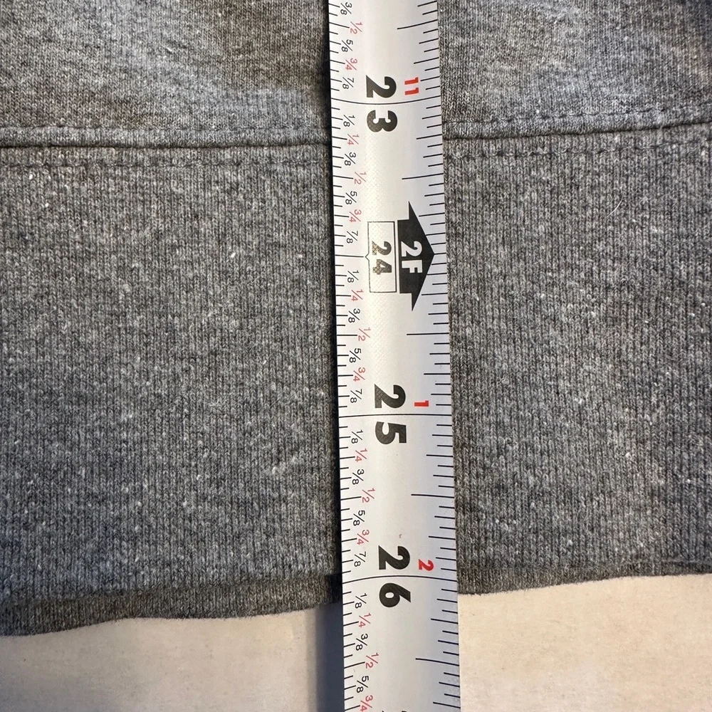 The North Face Men’s Size XS Heritage Patch Crew Sweatshirt Gray Pullover Fleece